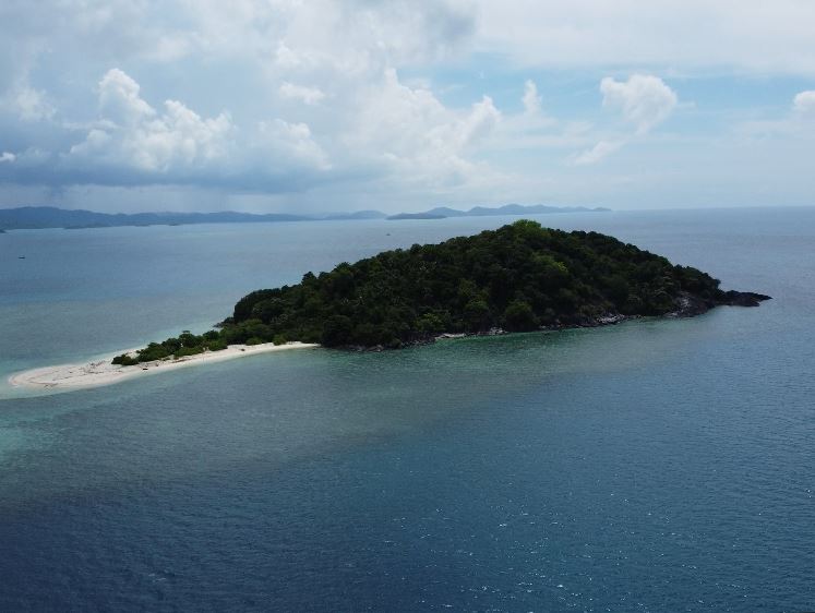 Menkian Pendek Private Island