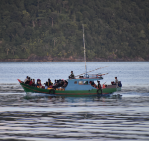 Anambas-islands-pom-pong-boat